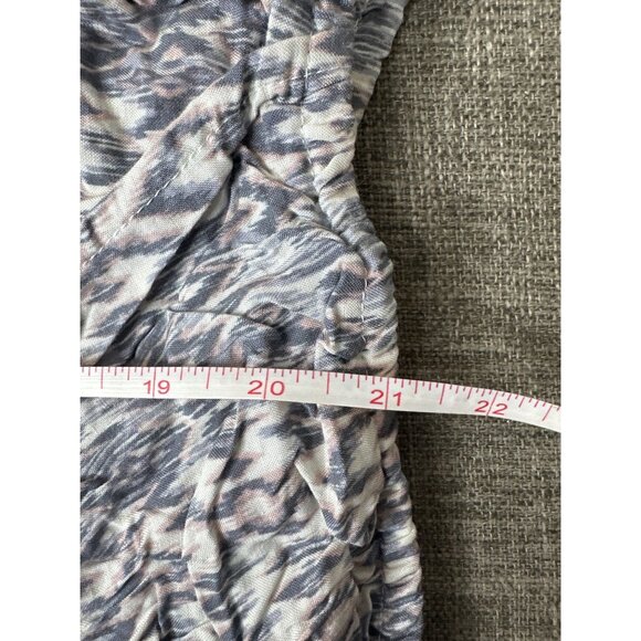 Lovestitch Womens Boho Crochet Lace Trim Top Medium Gray White Chevron Pattern - Picture 7 of 7